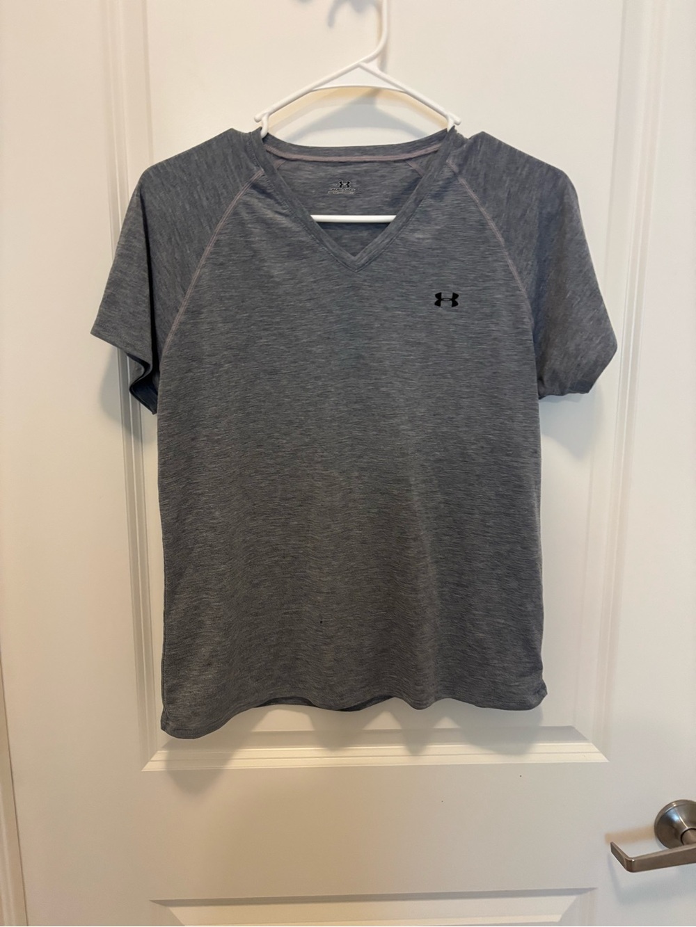 Under Armour Men's Heather Gray V-Neck Short Sleeve Performance Tee